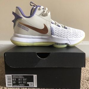 Lebron Witness V